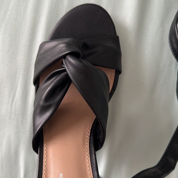 Black lace up heels - Picture 5 of 5